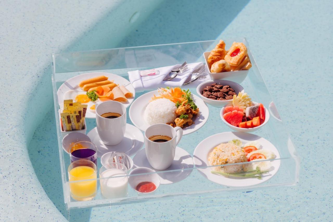 Seabed Grand Hotel Phuket - Sha Extra Plus Eksteriør billede A typical inflight meal