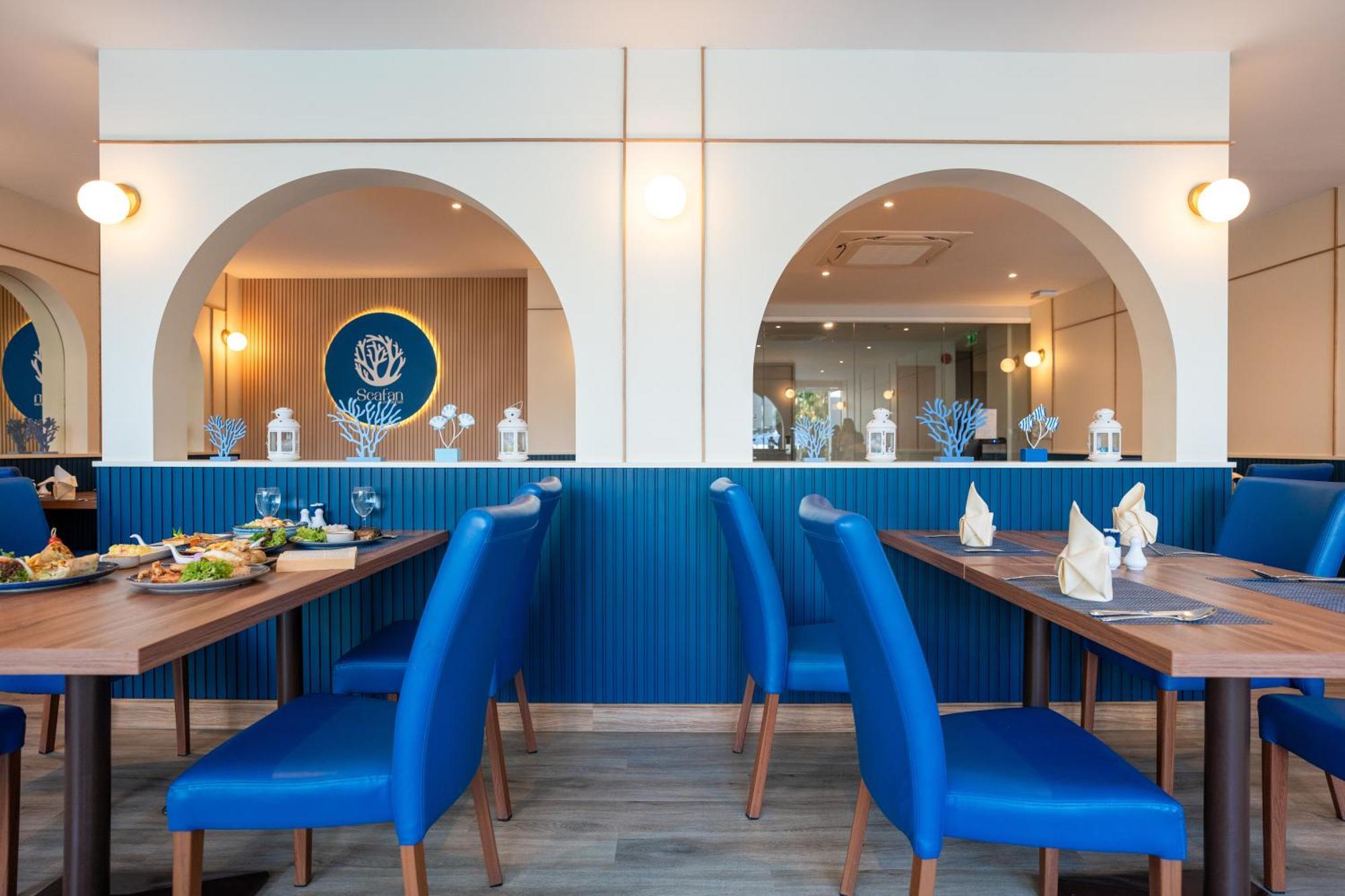 Seabed Grand Hotel Phuket - Sha Extra Plus Eksteriør billede Restaurant