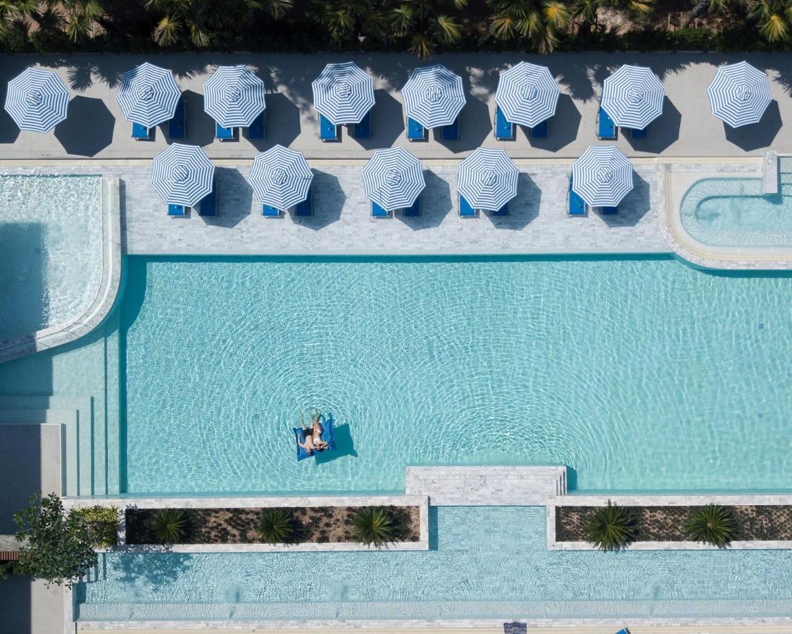 Seabed Grand Hotel Phuket - Sha Extra Plus Eksteriør billede Aerial view of the pool at the Hotel