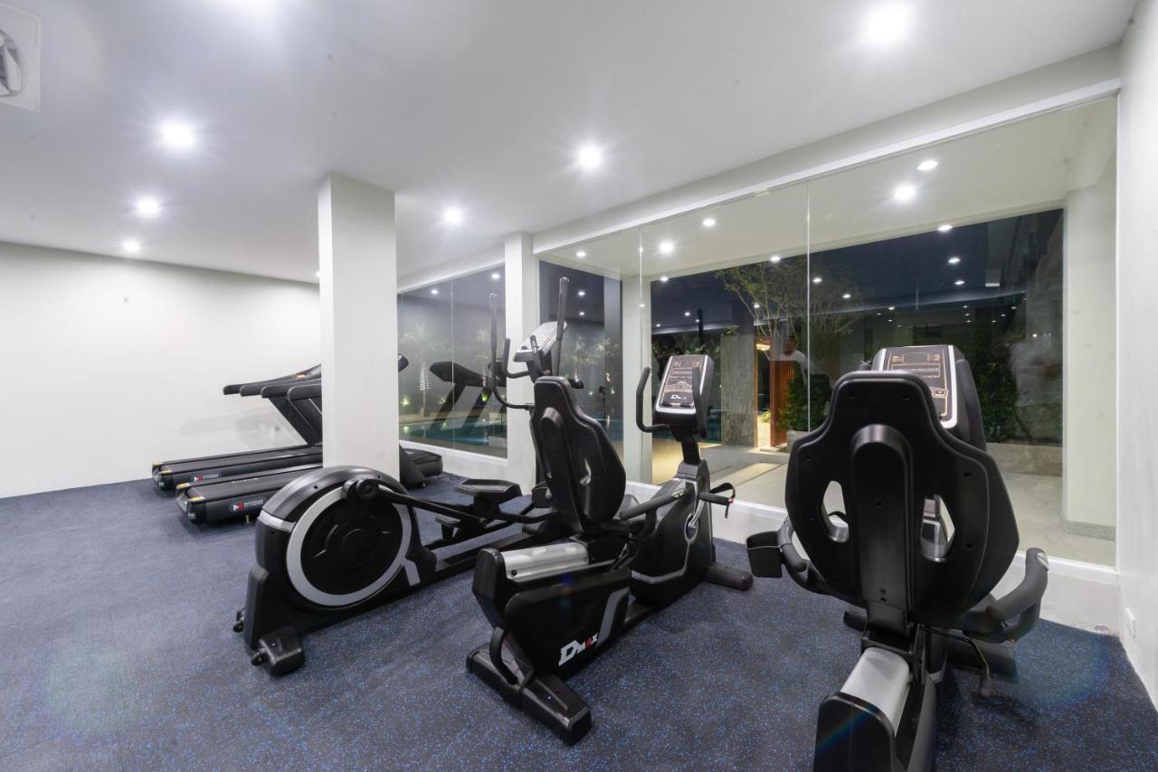 Seabed Grand Hotel Phuket - Sha Extra Plus Eksteriør billede A gym at a hotel